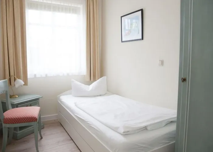 Hotel Rosenhof 01 *